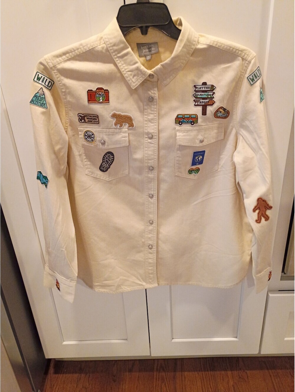 Custom Berkley Jensen XL Cream Button-Up Shirt with Adventure Patches